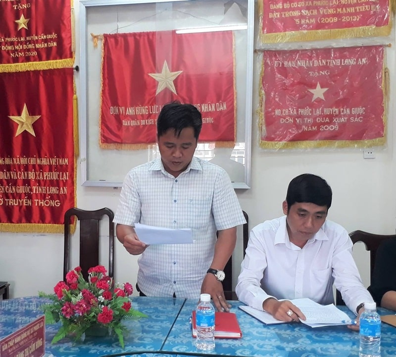 Tại đây xử lý nhiều thủ tục hành chính phục vụ nhân dân