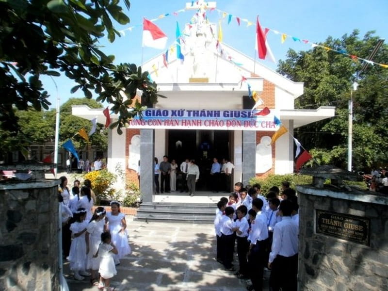 Giờ thánh lễ Nhà thờ Cần Giờ diễn ra lúc 18h hằng ngày