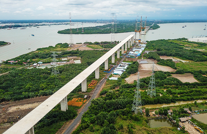 Cao tốc Bến Lức - Long Thành đang xây dựng đoạn qua địa bàn huyện Nhà Bè.